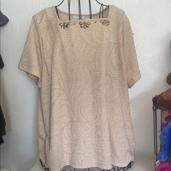 XL Elegant Beige Embellished Women's Top - Picture 1 of 9